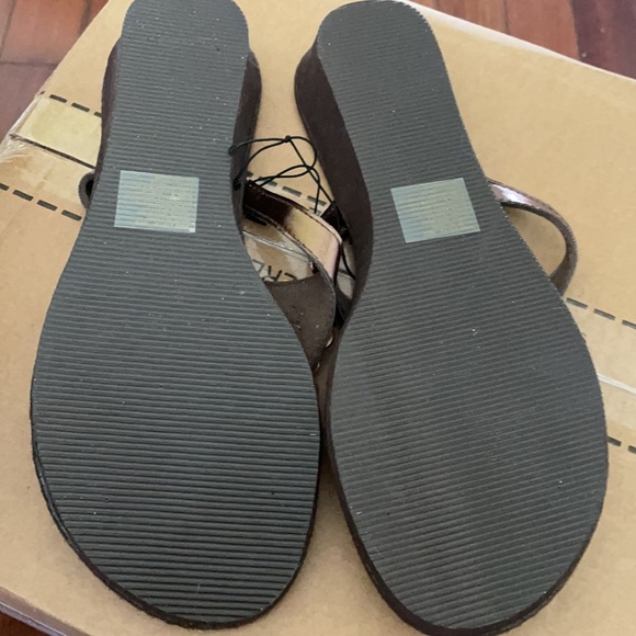 Sonoma life style sandals NWOT - Picture 3 of 3